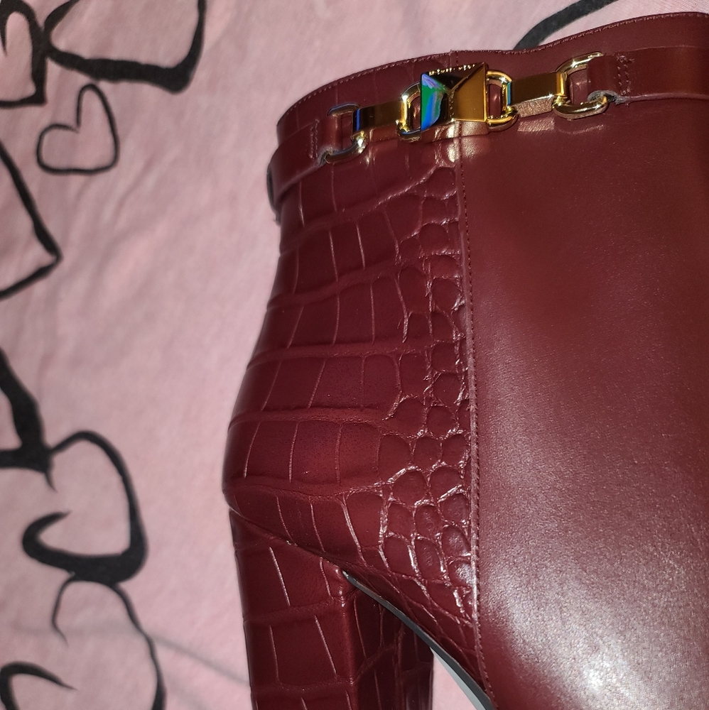 Micheal Kors Booties - Picture 3 of 11